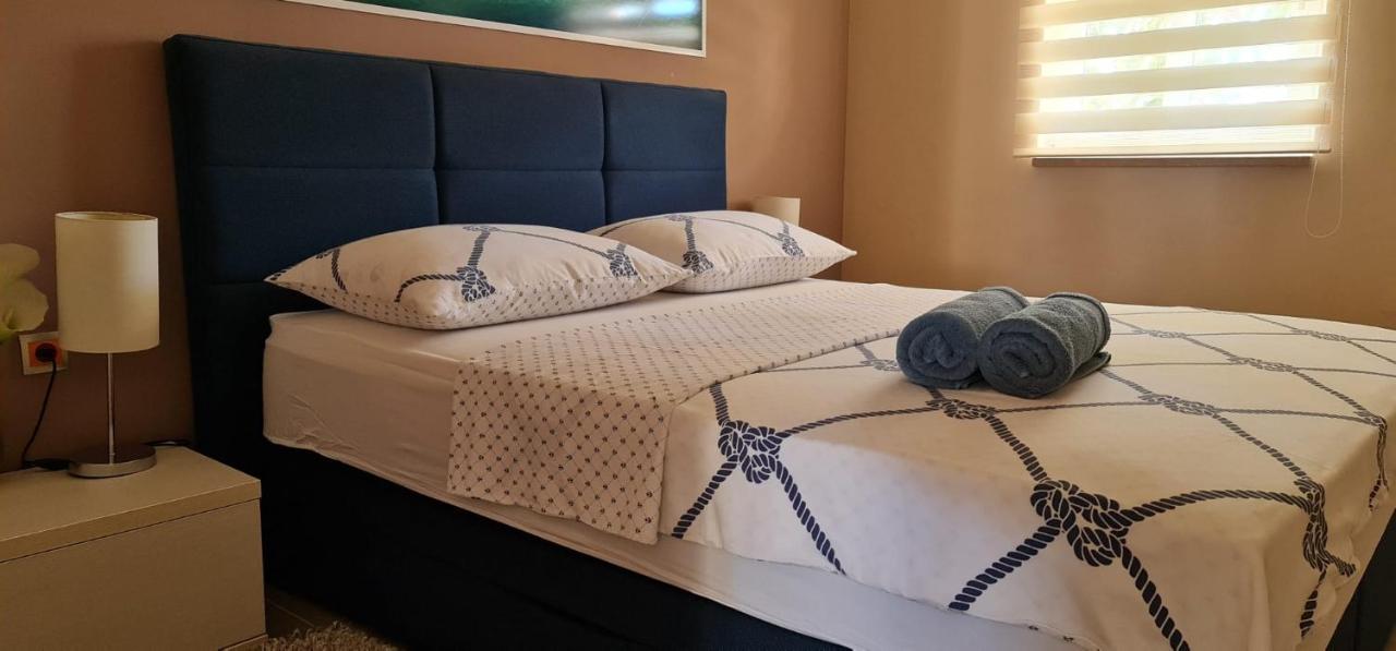 Apartments Lolita Bol Dış mekan fotoğraf