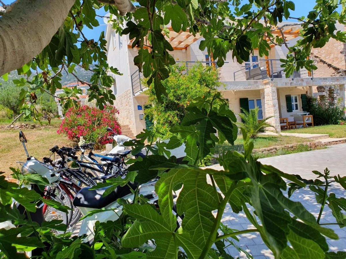 Apartments Lolita Bol Dış mekan fotoğraf